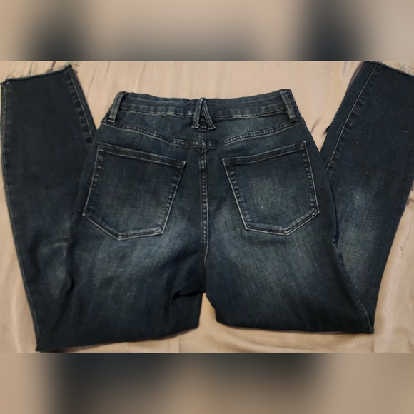 Good American "Good Waist" 27 dark distressed straight leg hem cut Jean - Picture 3 of 5